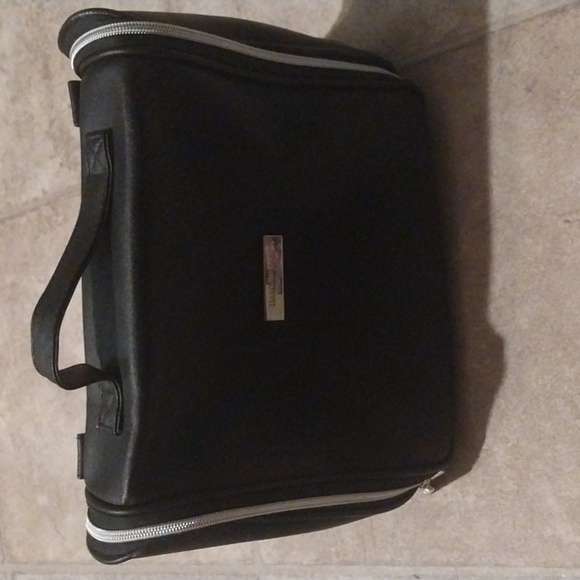 Isaac Mizrahi New York Black Cosmetic Train Case - Picture 7 of 8